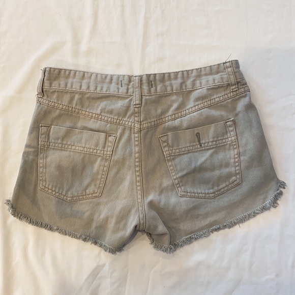Free People gray denim shorts - Picture 3 of 5